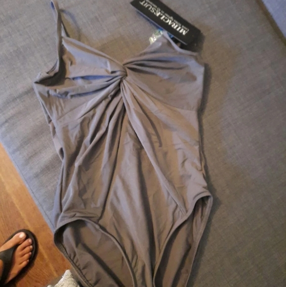 Miraclesuit size 8 - Picture 5 of 5